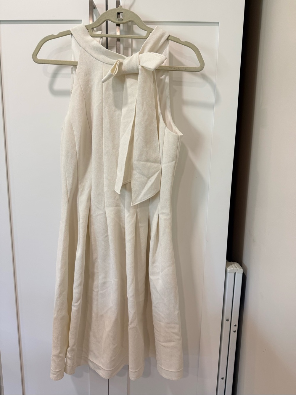 Vince Camuto Ivory Halter Fit & Flare Dress w/ Bow Tie Neck Size 10
